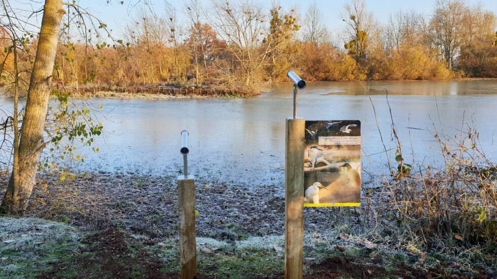 AD production sentier sensoriel nature panneau sur mesure observation ornithologique QRcode signaletique touristique