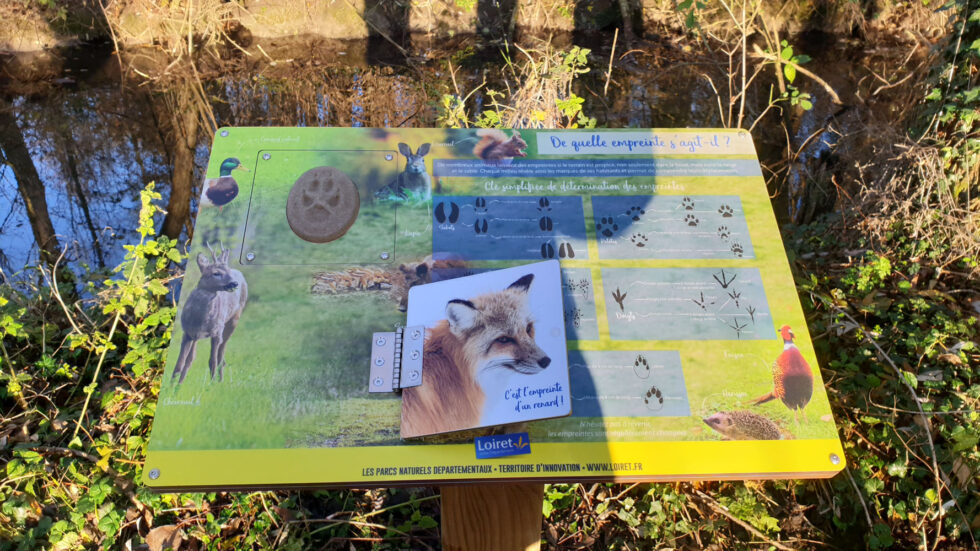 AD production sentier sensoriel nature panneau sur mesure empreinte resine signaletique touristique