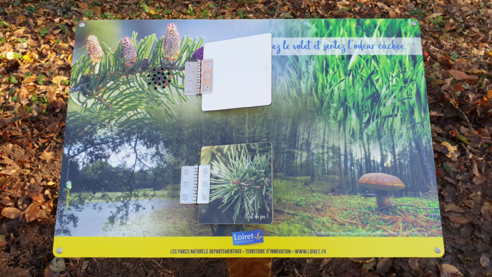 AD production sentier sensoriel nature panneau sur mesur odeur à reconnaitre signaletique touristique