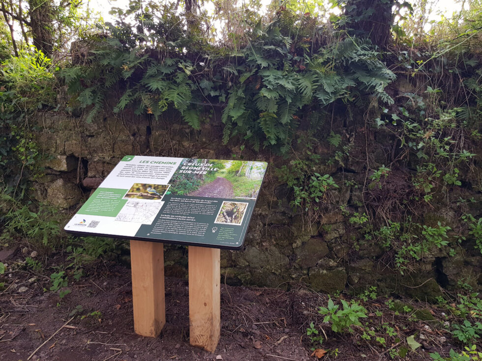 signalétique touristique bois sentier d'interprétation chateau ens la manche