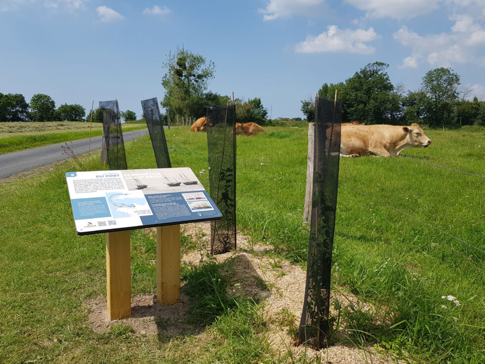 signalétique touristique bois sentier d'interprétation chateau ens la manche