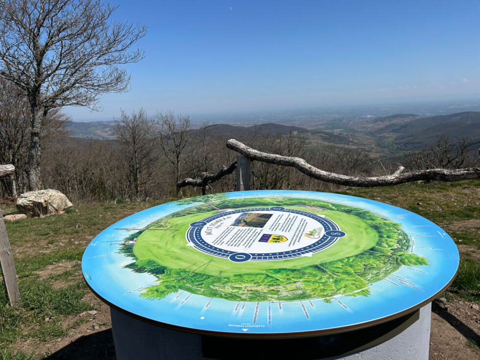 table orientation ronde 360 aquarelle AD production mont Soubran Claveisolles