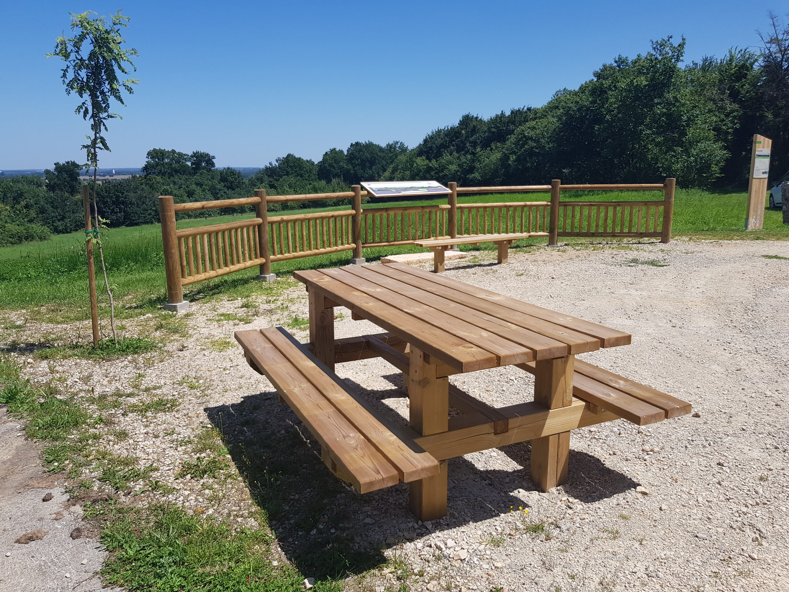 Mobilier de signalétique touristique en bois