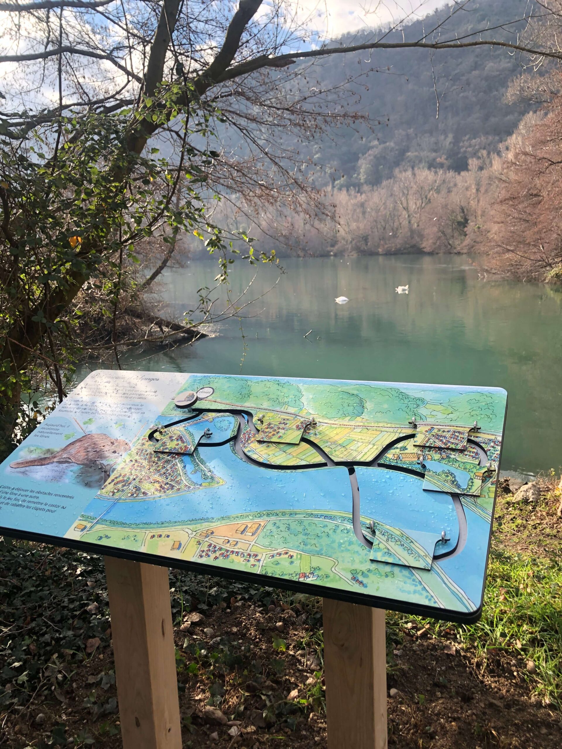 Pupitre en bois ludique