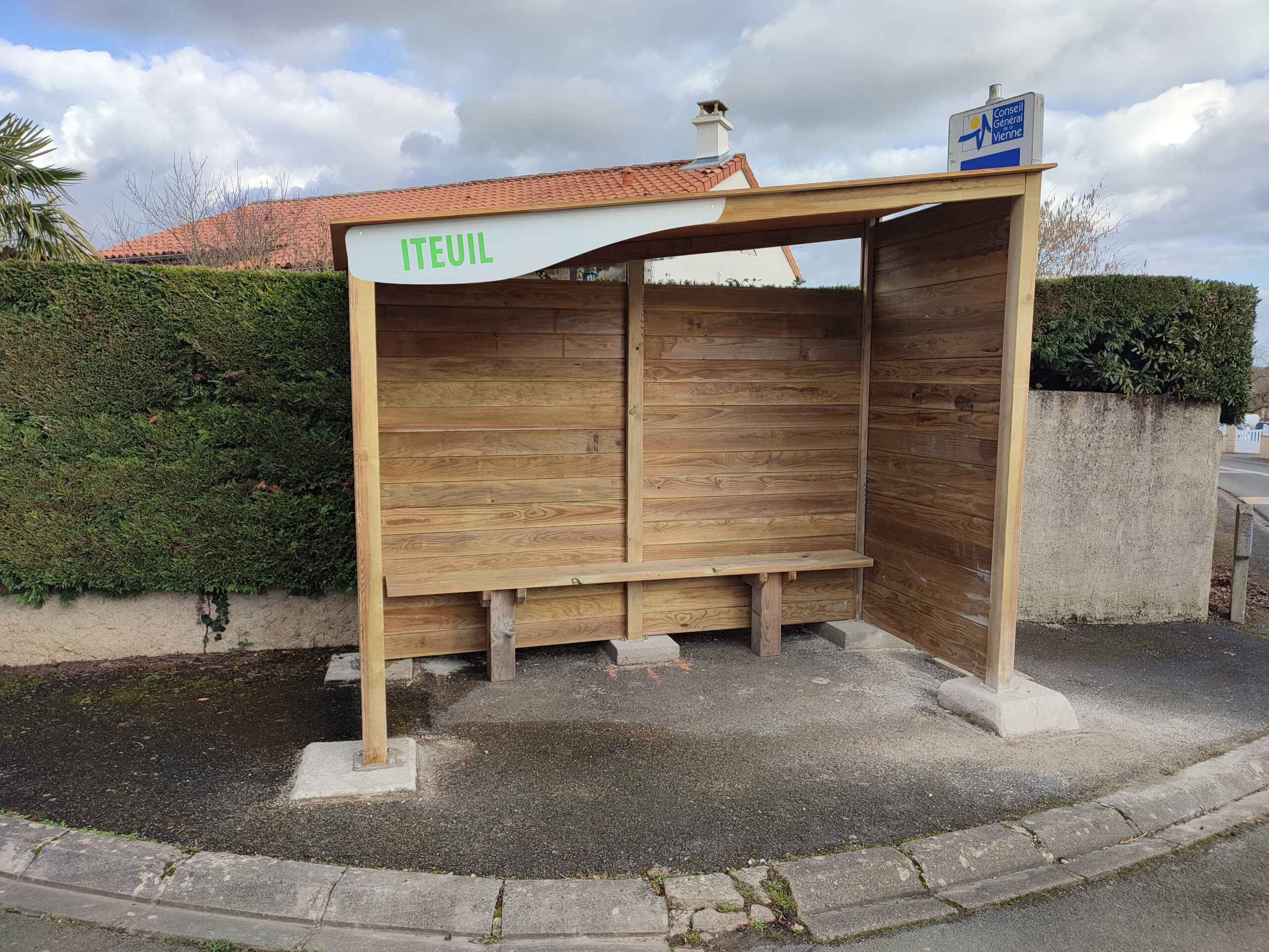 Abris bus en bois