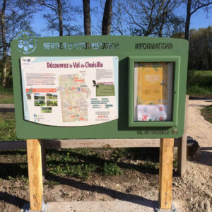 Planimètre en métal et bois avec vitrine